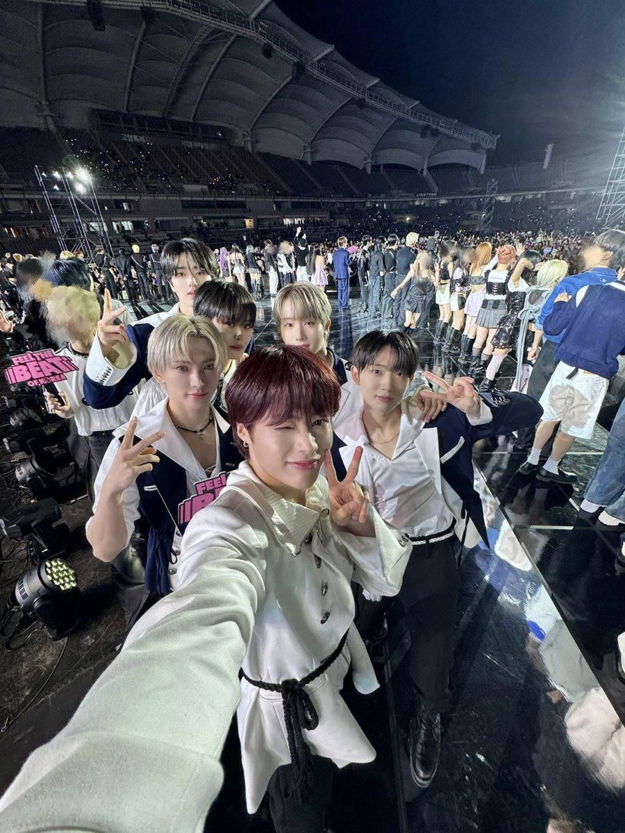 TPST_twt's tweet photo. [#한빈] DREAM CONCERT 2024!! With LOVE 🫶❤️ https://t.co/7yz7c2OFc8