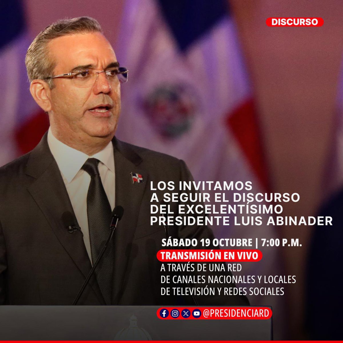 Hoy, a las 7:00 p.m. el presidente @LuisAbinader se dirigirá a los dominicanos y dominicanas, a través de las redes sociales de <a href="/PresidenciaRD/">Presidencia de la República Dominicana</a> y una red de canales de televisión y emisoras de radio nacionales y locales. 

¡Sintoniza! 🇩🇴