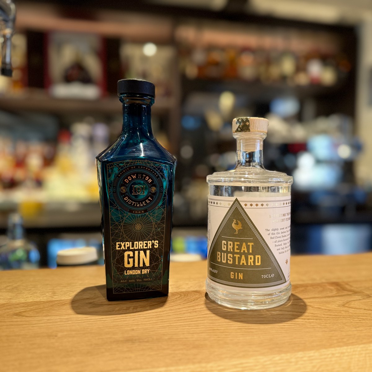 Want to celebrate gin and tonic day? Why don't you head to the magnificent 'Great Bustard Pub' and enjoy one of their Gin and Tonics either in the comfort of the bar area or out in the garden by the River Avon. 

#greatbustard #greatbustardpub #wiltshire #salisbury
50s