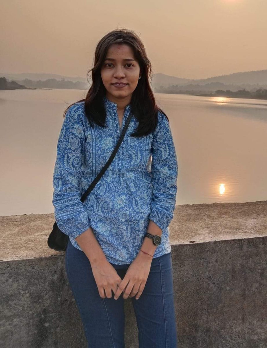 ManasKuSahu's tweet photo. ଓଡ଼ିଶା ସିଭିଲ ସର୍ଭିସ ପରୀକ୍ଷାରେ ସାରା ଓଡ଼ିଶାରେ ଟପର ହୋଇ  ଗୌରବ ଆଣିଛନ୍ତି ଆମ ଭଦ୍ରକ ଜିଲ୍ଲା ବାସୁଦେବପୁର ବ୍ଲକ ,ଲୁଙ୍ଗା ପଂଚାୟତ ଉରୁଣିଆ ଗ୍ରାମର ଗର୍ବ ଓ ଗୌରବ  ଶ୍ବେତାଶ୍ରୀ ମହାପାତ୍ର । 
#OAStopper #OCSresult #OPSC #examresults https://t.co/8IQgXfu6My