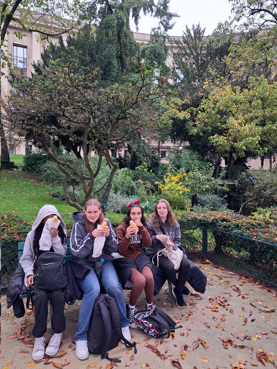 BHCS MFL Faculty tweet media