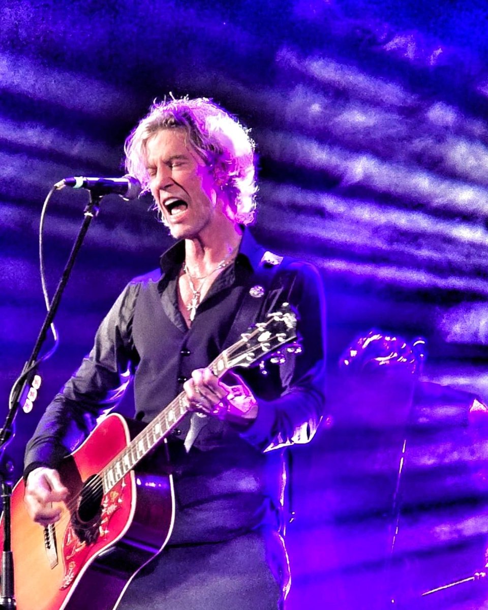 DuffMckaganArg's tweet photo. Y la gira de #Lighthouse continúa, co.partimos estas fotones de Londres de @JimothyPea

A couple more shots from @duffmckagan in London. Slowly getting through them 🙏☮️💖

#DuffMcKagan #Lighthouse
#GunsNRoses #LighthouseAlbum
#DuffLive #RockAndRoll
#LighthouseLive https://t.co/NPWl2b6RdR