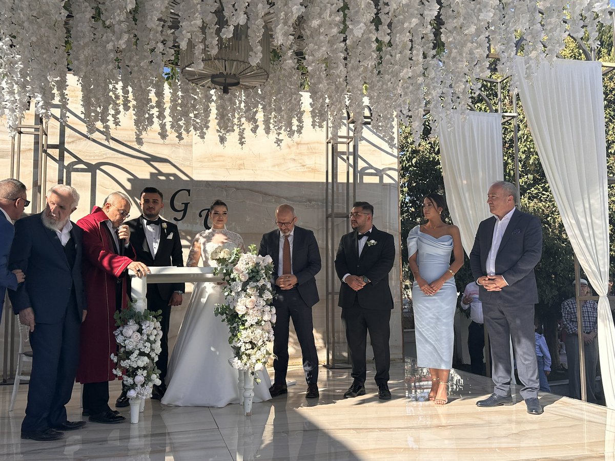 Yönetim Kurulu Üyemiz Umutcan ÖZDARAK  beyefendi’nin Düğün Törenine katıldık. Kendilerine bir ömür mutluluklar diliyoruz. 

<a href="/gencmusiad/">Genç MÜSİAD</a> 
@ertemelcahit 
<a href="/enginbyc/">Engin Boyacı</a> 
<a href="/h_sari20/">Hüseyin Sarı</a> 
<a href="/umutcanozdarak/">Umutcan Özdarak</a>