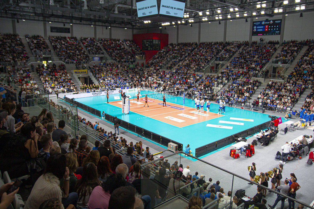 CuprumGorzow's tweet photo. Po wygranym pierwszym secie przegrywamy z klubem Jastrzębski Węgiel 1:3.
Za to pełna hala kibiców zrobiła wrażenie. Dziękujemy, że byliście!
#siatkowka #plusliga #cuprum #jastrzebskiwegiel #gorzow #arena https://t.co/vWZYqxN8FJ