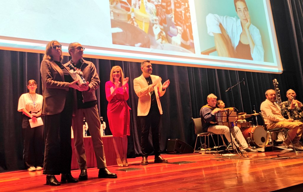 Na modalidade de Artes Plásticas resultou gañadora Almudena Fernández. Parabéns!