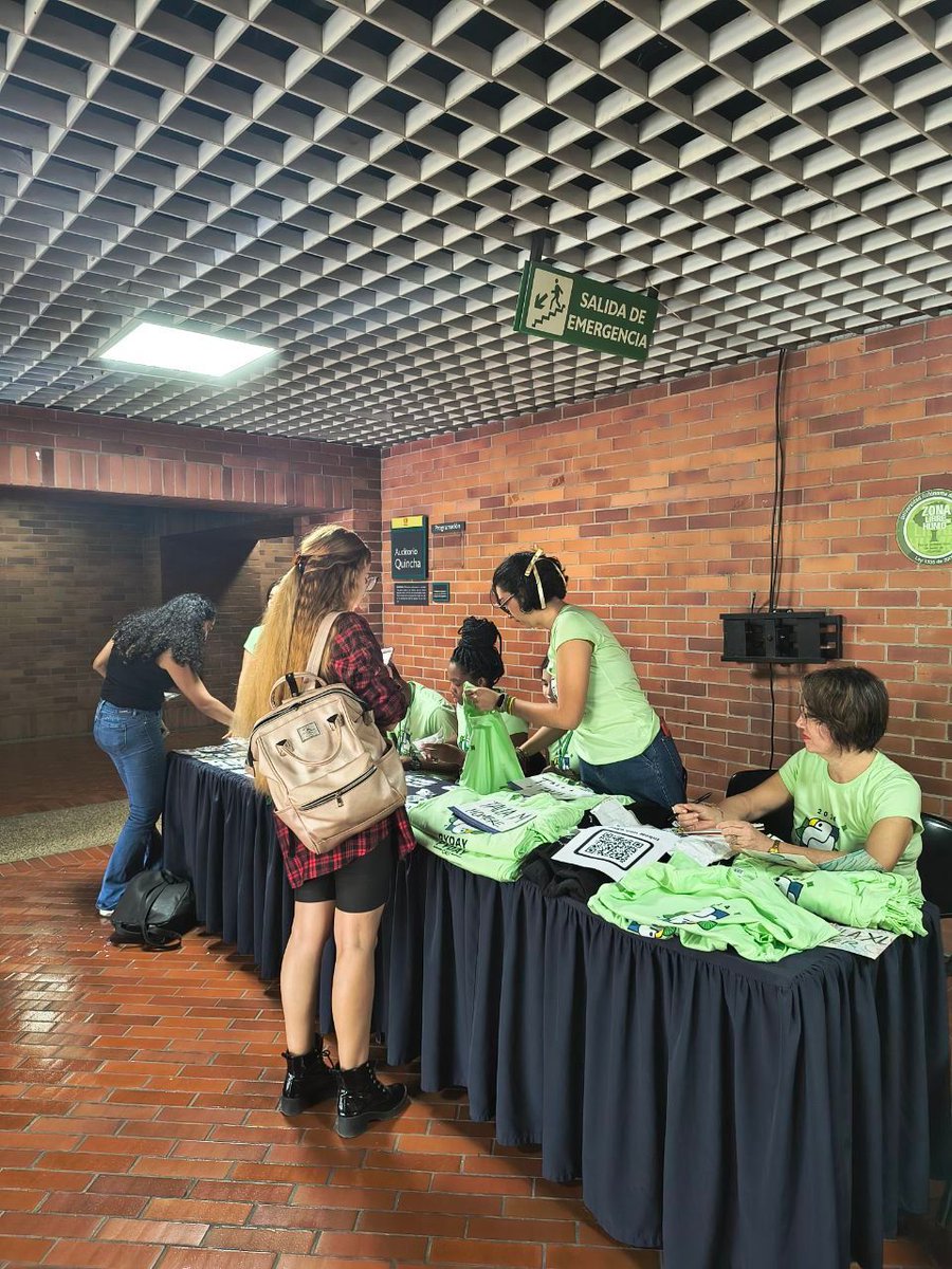 pythoncali's tweet image. Arrancando motores 🥳 🐍  #PyDayCali2024