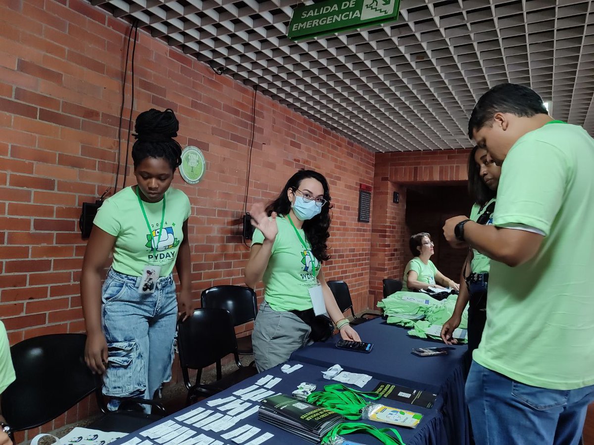 pythoncali's tweet image. Arrancando motores 🥳 🐍  #PyDayCali2024