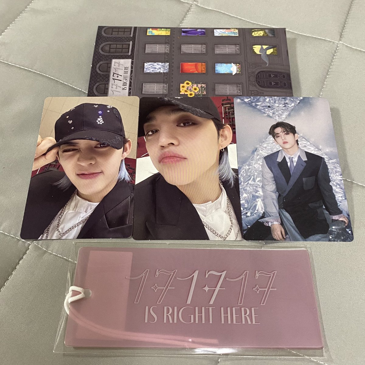 ✨세븐틴 right here 쿱스 위버스앨범 나눔✨

#rt &amp; #follow 

힘든 시기인만큼 더 힘내자는 취지로..!🥺🤍 마에스트로 에스쿱스 위버스 앨범 + 예판 책갈비 특전 이벵 진행합니다아~~🤍

트친필참⭕️
캐럿한정⭕️
배비필수⭕️

멘에 후기 여부 적어쥬세용🥺

10월내로 당발합니다! 
많관부승관🍀🍀🍀