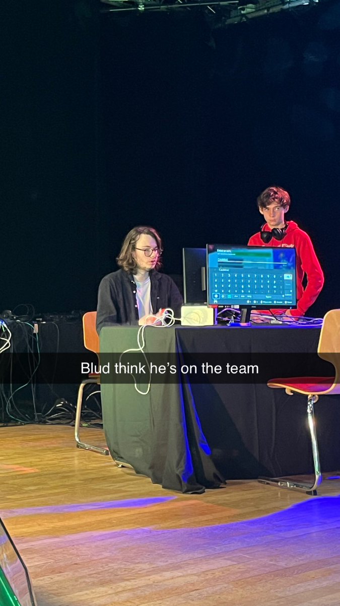 Bro croit qu’il est top player 😭😭😂