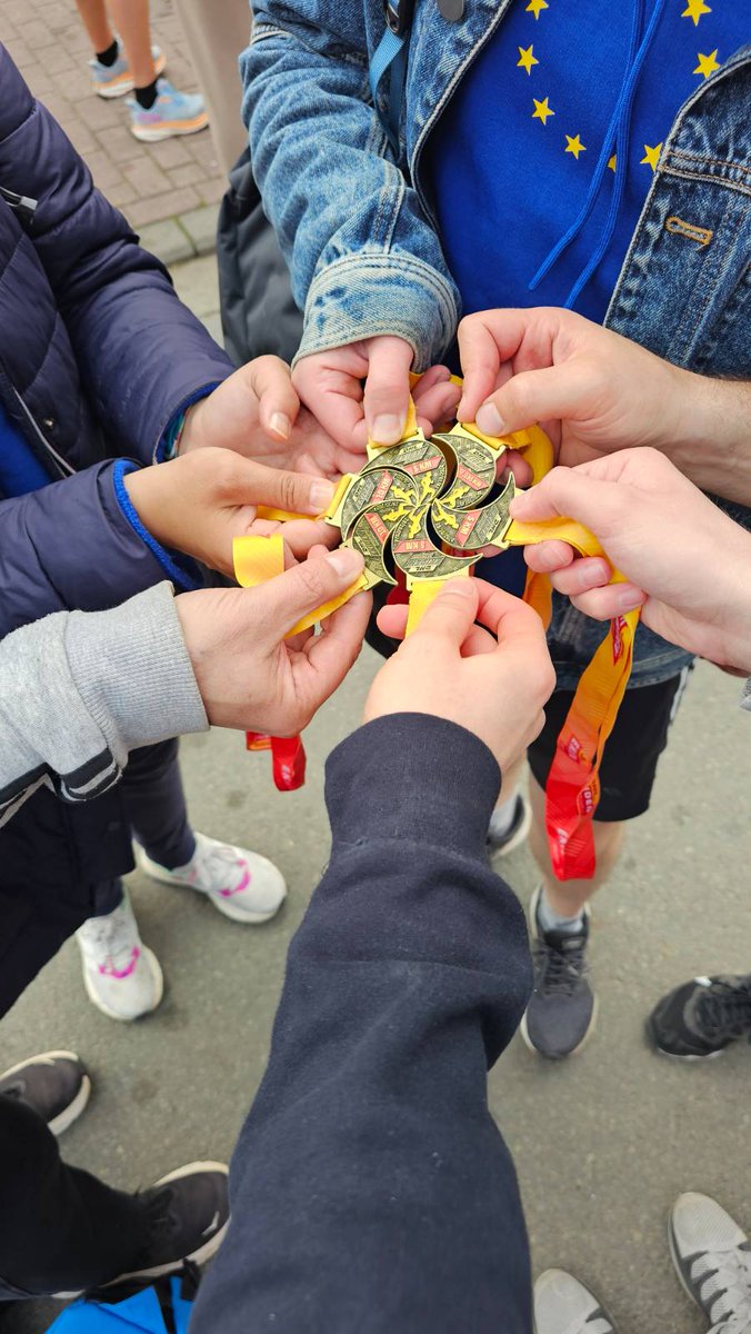angelaglzmontes's tweet photo. Ekiden Marathon
Roi Baudouin/Heysel Stadium
Speedy Gonzales & friends team DGCOMM.B1
42 kms in 3 hours and 36 minutes 💪💪
#Runners
#BrusselsRunners
#EkidenMarathon
#EkidenDHL
#EkidenBrussels
#RunningForEurope https://t.co/w7T9hQAkml