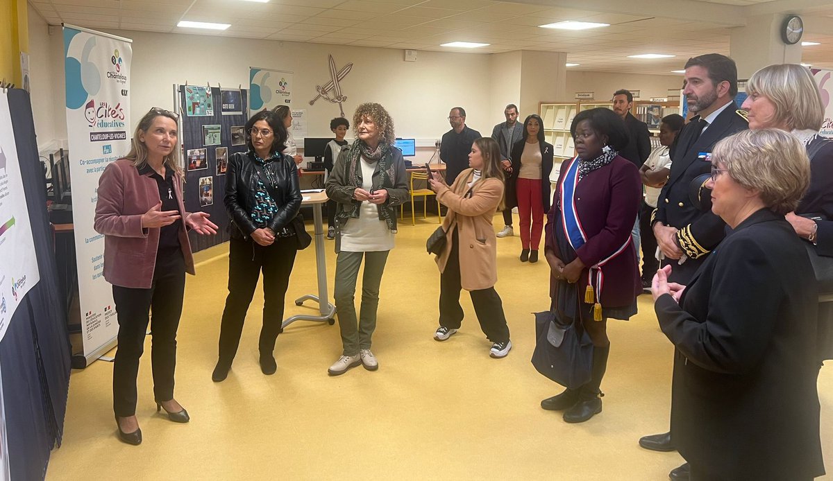 Venue de Mme la Ministre <a href="/valerieletard/">Valérie Létard</a>  au <a href="/Clg_Cassin_78/">Collège René Cassin Chanteloup Les Vignes</a>. Présentation d’actions cité éducative : cité geek : atelier de programmation, projet théâtre Montansier <a href="/GDichamp/">Geneviève Dichamp</a>,  voyages scolaires, salle Zen inclusive. Enrichir les parcours pour lutter contre les inégalités.