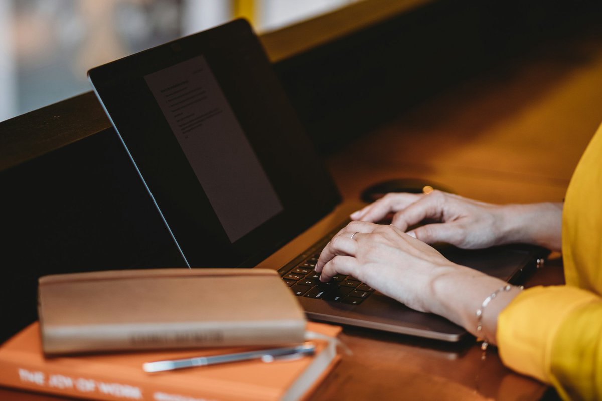 contentcraft208's tweet photo. Caption:  Working Time...
Photo credit : alizeebaudez

Tag:
#marketingdigital 
#digitalmarketing
 #digitalmarketingagency
 #branding 
#seo 
#negocios 
#internetmarketing 
#advertising
#socialmedia 
#marketingagency 
#onlinemarketing 
#marketing 

@contentcraft208 https://t.co/Lbz3QCHAmb