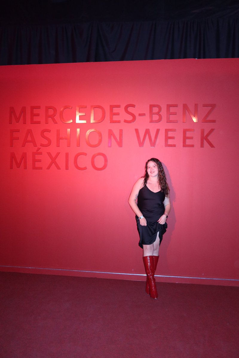 SofiNieto7's tweet photo. Último día #MBFWMX https://t.co/wnDiWUGOGK