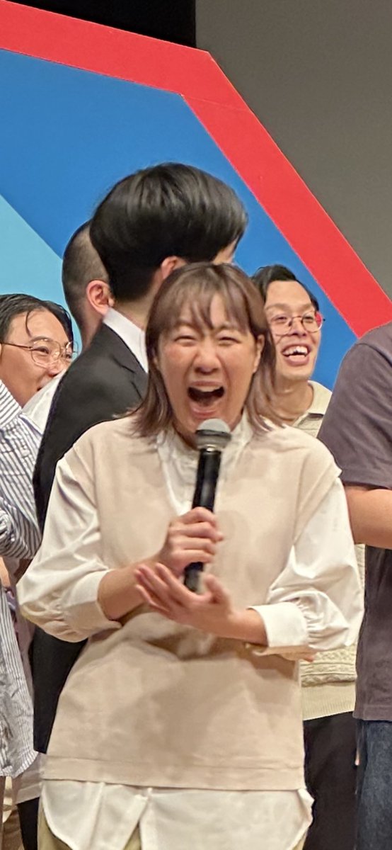 DKBXZsFnzLhcHRm's tweet image. 人の不幸は甘い蜜🍯
と
よく言ったものだ
解散　離婚
#ゼンモンキー   #Ｇパンパンダ一平 さん
しかし
笑いにできましたね
組まなければ結婚しなければ
解散も離婚もできないのですから
人生経験
新しい出会いがありますよ
幸あれ
勝ち上がったのに何てライブだ
#バシコネ 面白かった
#ワタナベお笑い