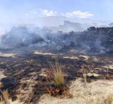 COENPeru's tweet photo. #COENInforma
Cusco: personal de la Municipalidad Distrital de #Coporaque, miembros de @cgbvpoficial y pobladores extinguieron un #IncendioForestal iniciado el 18 /10 en el sector Tomadero. (1/2) https://t.co/zw0fd1nM17