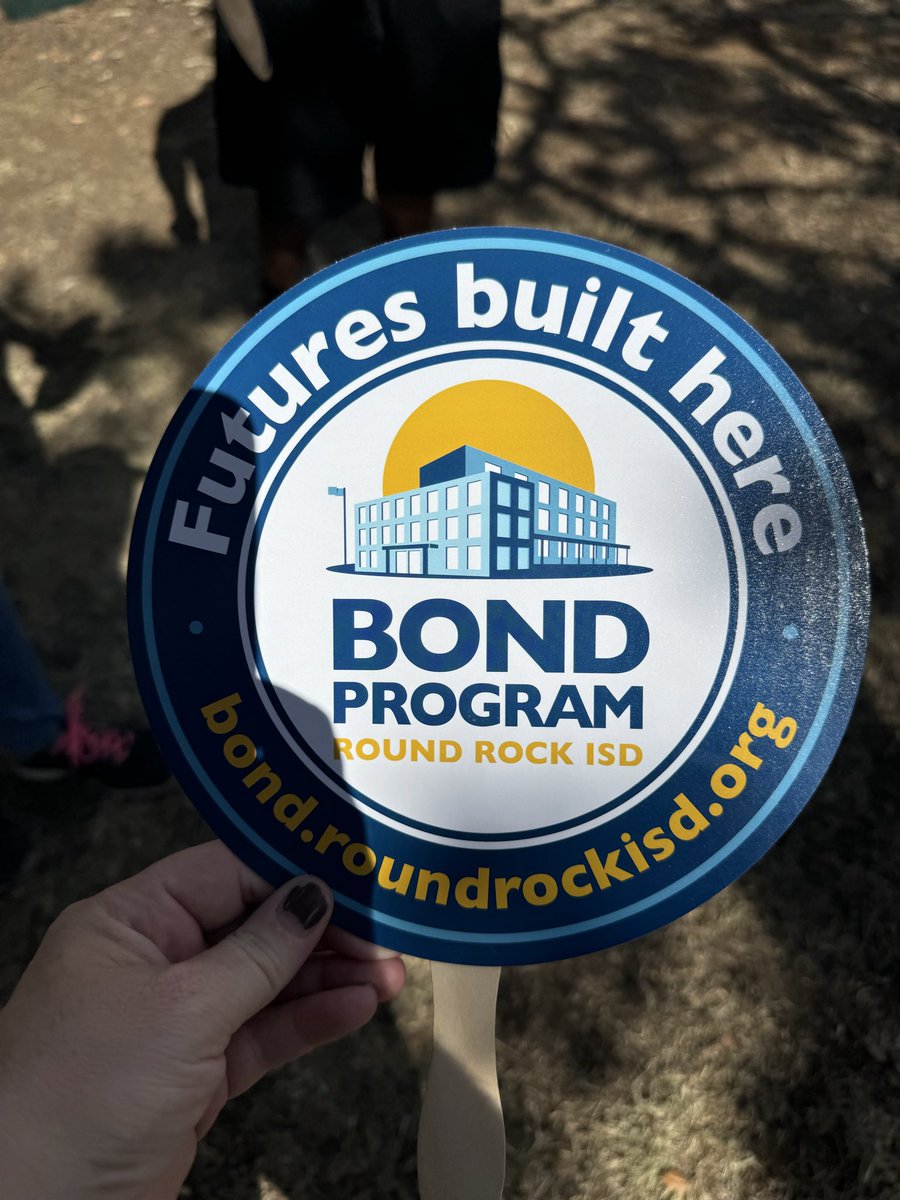 cslape's tweet photo. In 2022 @RoundRockISD directed ISD police to prevent law-abiding citizens from handing out #paperfans with trustee candidates’ names on them at a 🏈 game. In 2024 RRISD promotes THEIR BILLION DOLLAR BOND at games and festivals all over town with #paperfans #rulesfortheenotforme #votenobonds #fangate
https://t.co/KA82r7H9hV
@jeremywstory @wnorred @NorredLaw @keagy4texas @happywarri0r @DonZimmermanATX
@TexasScorecard @RobbyMontoya