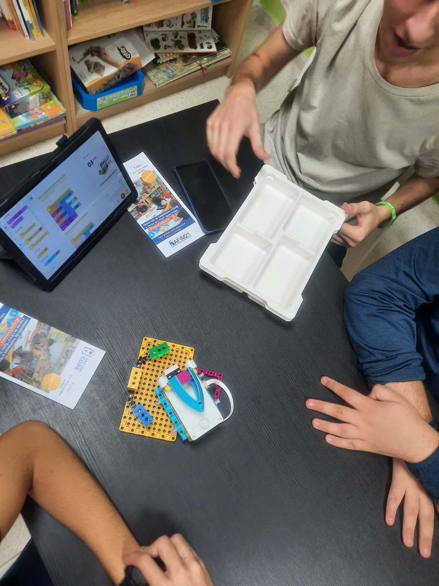 AFIM21_alm's tweet image. Última sesión del proyecto de "Desarrollo de habilidades STEAM a través de Lego Spike Prime" organizado por AFIM21 y @MeetAndCode con apoyo de @TechSoup_Spain y #AmazonFutureEngineer
#MeetAndCode #meetandcode2024 #digitalskills4all #codeEU #AmazonFutureEngineer #collectiveimpact