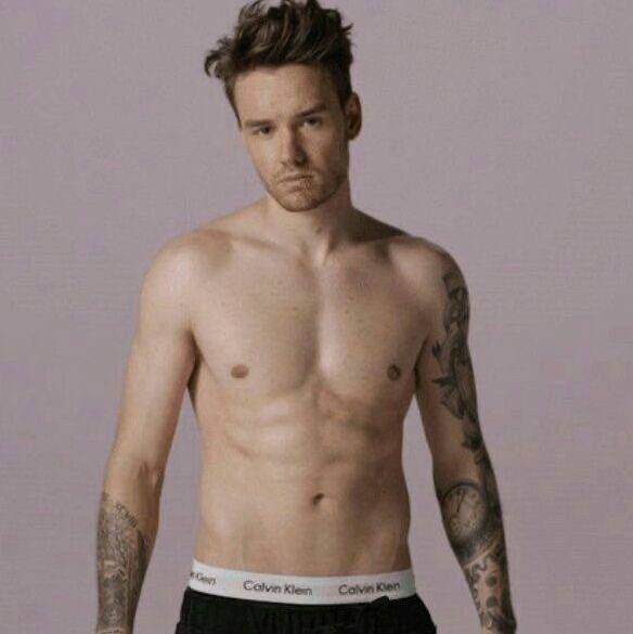 fweakyt91's tweet photo. Liam Payne photos
Liam Payne body https://t.co/1AhmR1IFvR
