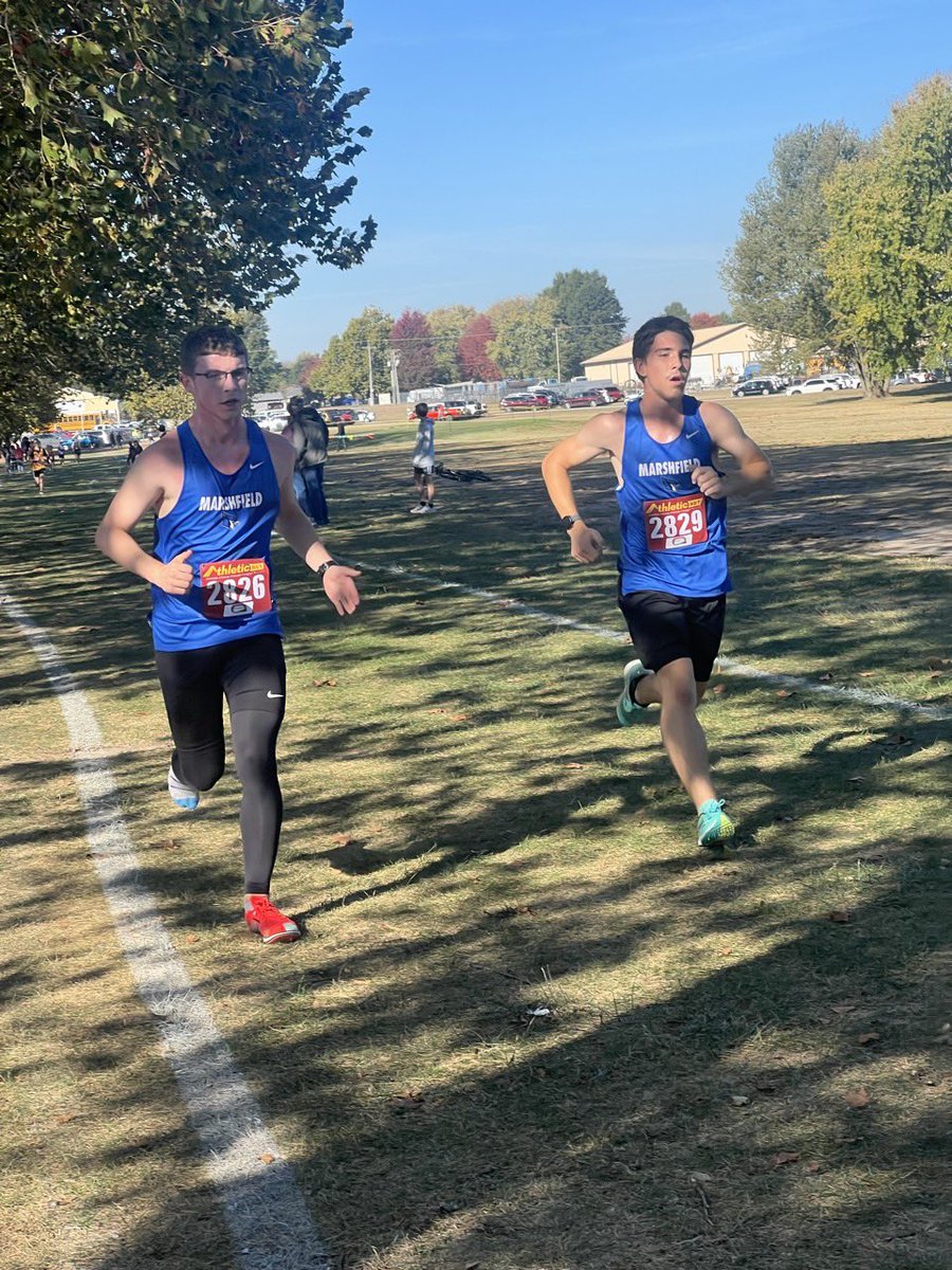 MarshfieldXC's tweet photo. Weather turned out to be beautiful this morning in Bolivar for the first Ozark Mountain Conference meet. Hard work is paying off! Reeds Spring next weekend and then back to Bolivar for C4D2. 
#MIM
@MarshfieldActi1 @MfieldMail @scoreboardguy @OzarksOzone https://t.co/D6ubnYs8tq