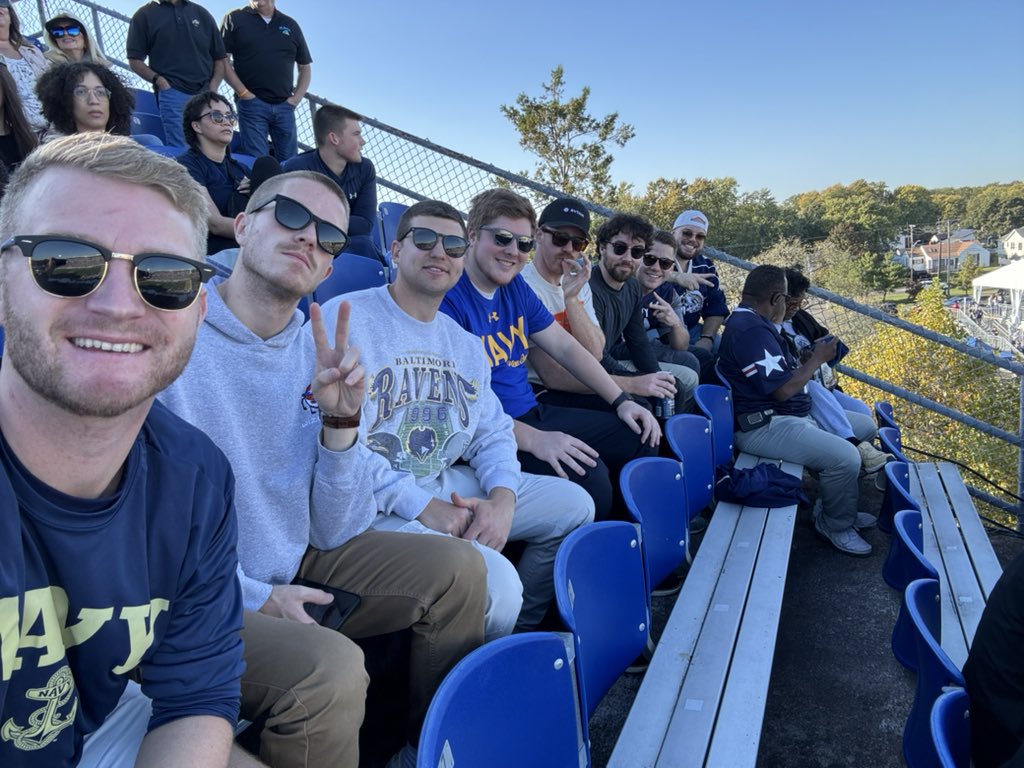 cgilbert12's tweet photo. @NavyFB @NavyAthletics #gonavy https://t.co/MVHXWl3F7R