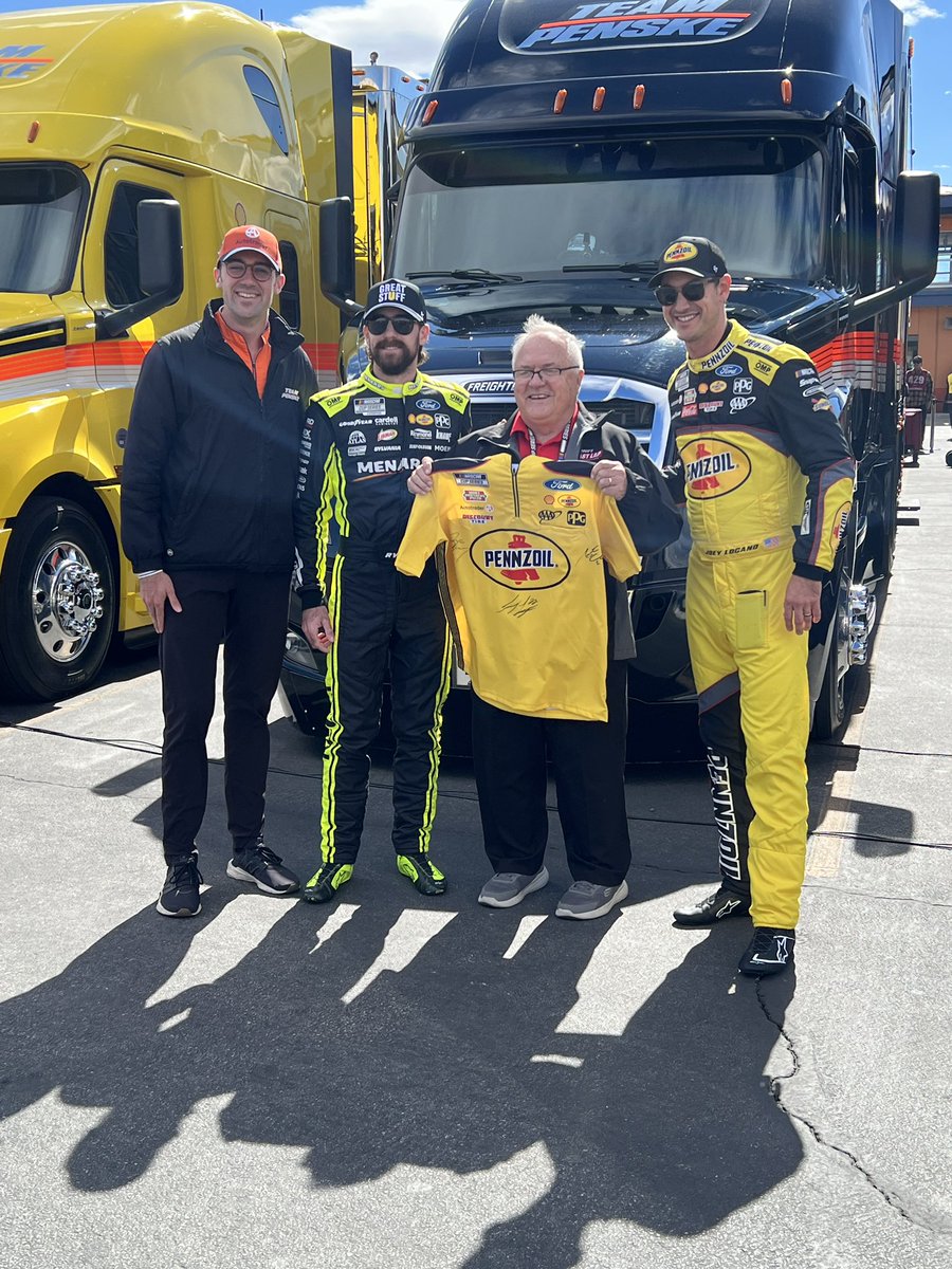 PRNlive's tweet image. Thank you @Team_Penske @joeylogano @Blaney @AustinCindric for honoring our guy on this very special weekend. ❤️ 

#DougsLastLap | @Riceman61