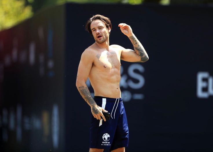 TinyElephantM's tweet photo. Liam’s body 
Cuerpo de Liam
Fotos de Liam
#RIPLiam #RIPLiamPayne
#Liam_Payne #LiamPayne #LiamPayneForever https://t.co/MSnqtMCU2c