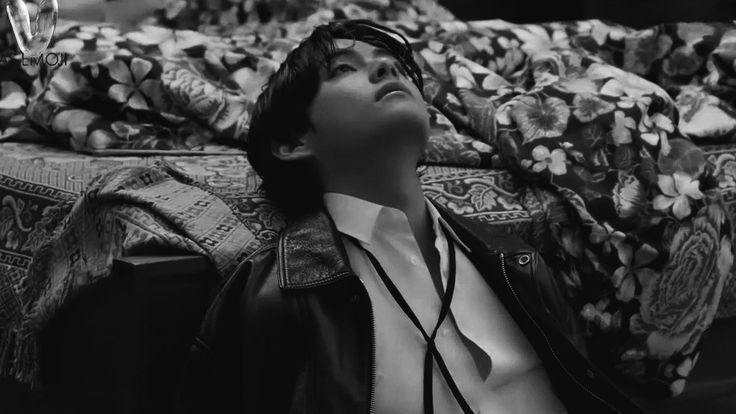 nefret beni seçecek bir gün
mezarıma ekilecek bi gül o gün senin gökyüzün