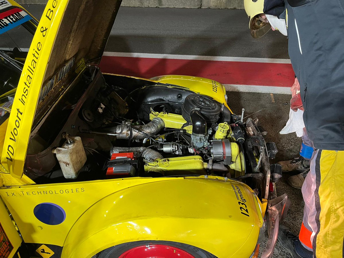 After 5 hours of driving it's still very exciting between us and team Crazy Snail !!
Right now we're on 2nd position..
#2cv #Spa #2cvRacing #24h2cv <a href="/circuitspa/">Spa-Francorchamps</a>