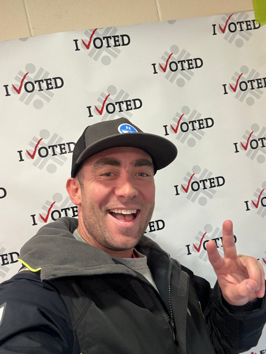 CreativeTroy's tweet image. First time voting as a Canadian! Feels so good to know I am finally secure in this country and have all the rights of a Canadian.

#BCVote