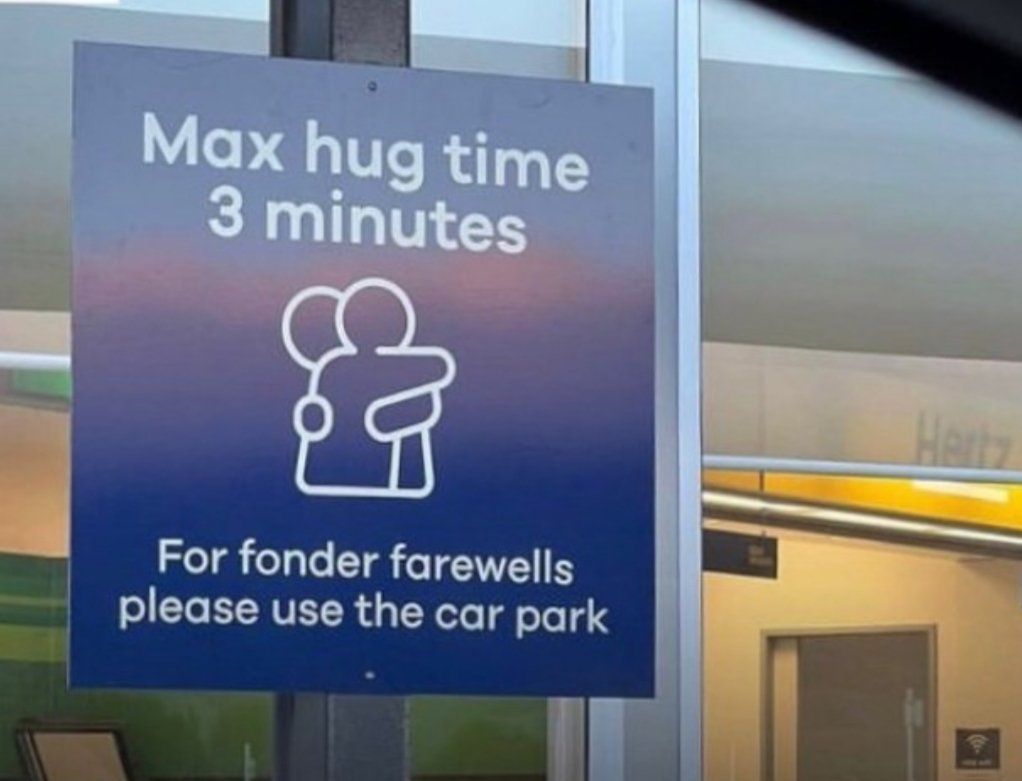 فرودگاهی در نیوزیلند بغل کردن بیش از ۳ دقیقه هنگام خداحافظی را ممنوع اعلام کرد
نوع عاشقانه تر در پارکینگ لطفن!
#سفر ، #مهاجرت