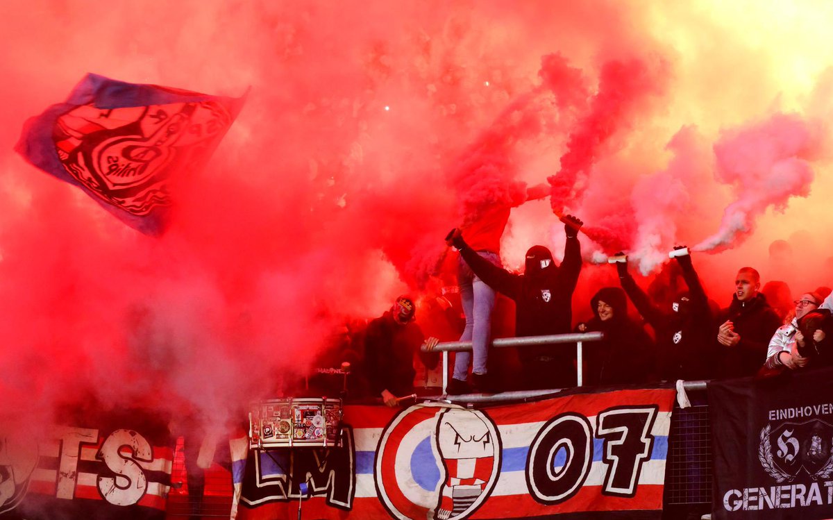 ultras1899_'s tweet photo. PSV Eindhoven : Arrêté d'interdiction de déplacement à Paris, des supporters du #PSV, annulé par le Conseil d'État. Un certain nombre de restrictions restent en vigueur, comme une interdiction de zone et la liberté de s'exprimer en tant que fan du PSV #PSGPSV #BFTS17 #LM07 https://t.co/d99AVHX7dc