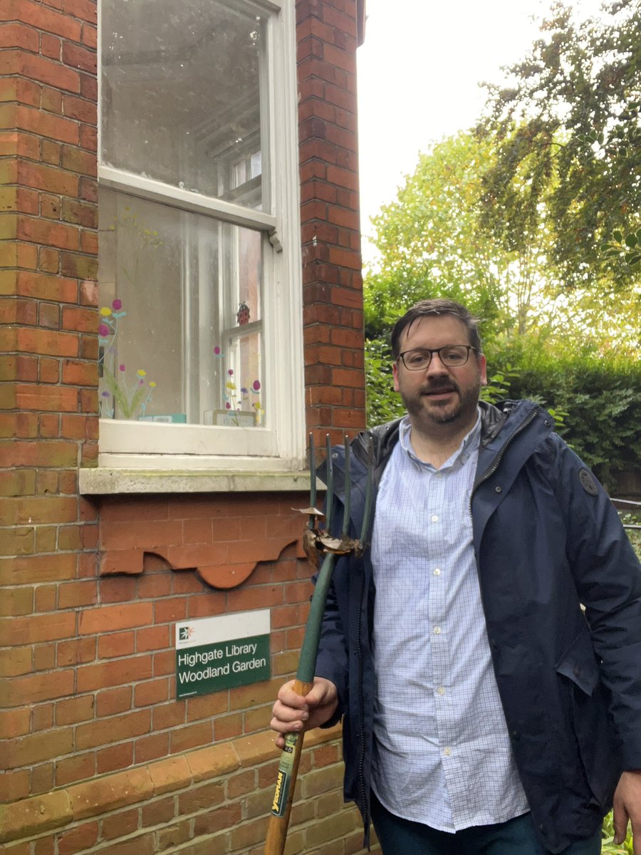<a href="/ScottEmery92/">Cllr Scott Emery</a> <a href="/HighgateLDs/">Highgate Lib Dems</a> I also managed to get some gardening done with the Highgate Library Action Group today as well!