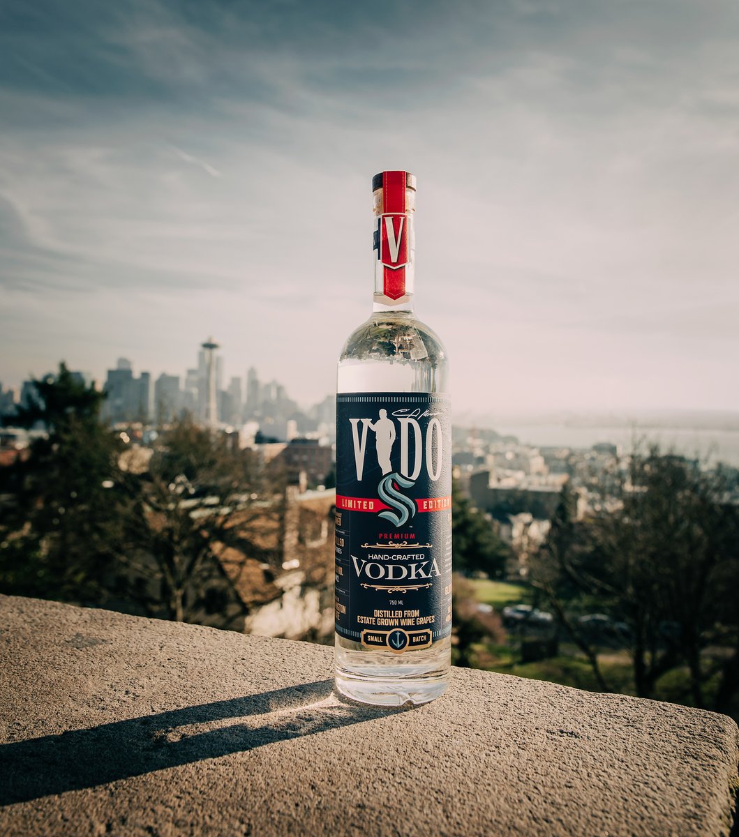 VidoVodka's tweet photo. Seattle skyline, Kraken pride, and Vido Vodka in hand! πποΈ Get ready for the ultimate game day experience with Vido!
#VidoVodka #KrakenNation #GamedayCheers #SeattleVibes #DrinkLocal #PremiumVodka #WASpirits #Sustainable #FamilyOwned #MonsonRanchDistillers https://t.co/Mkv6T0sfvg