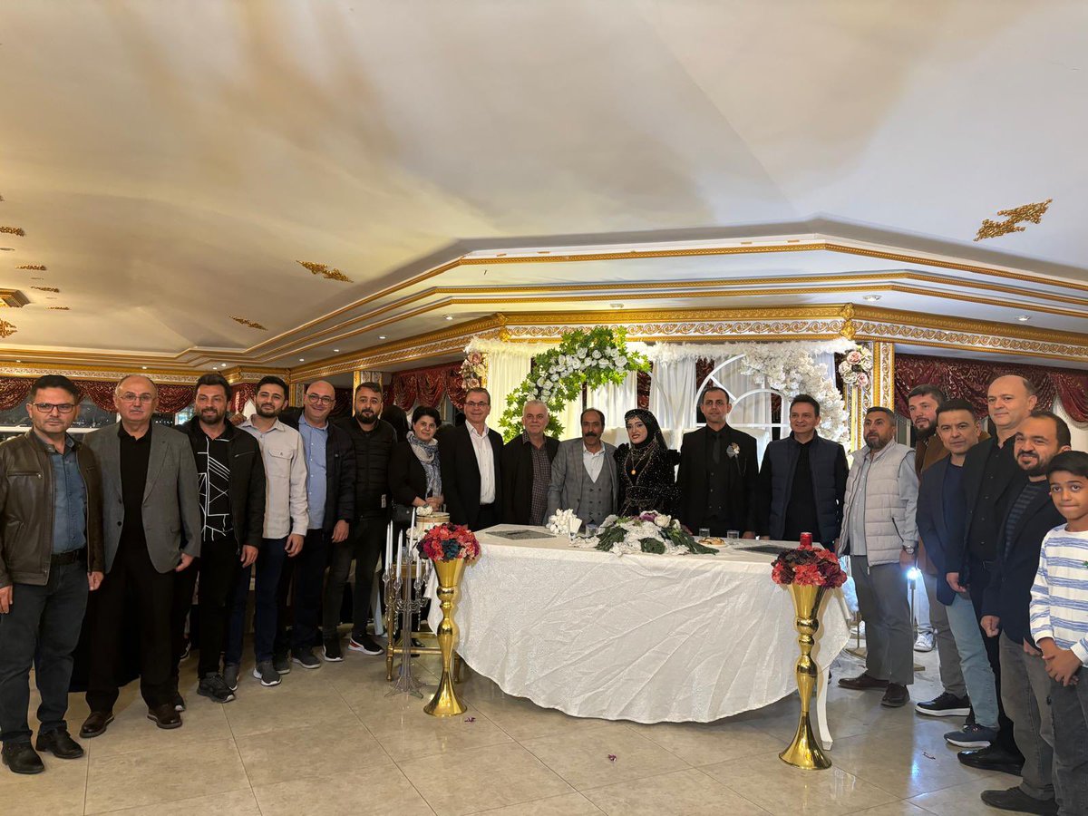 İlçe Yönetim Kurulu Üyelerimiz ile birlikte, Yönetim Kurulu Üyemiz Mehmet Salih Niyaz’ın evladının düğün davetine katıldık.

Genç kardeşlerimize bir ömür boyu mutluluklar diler,  ailelerini tebrik ederim.