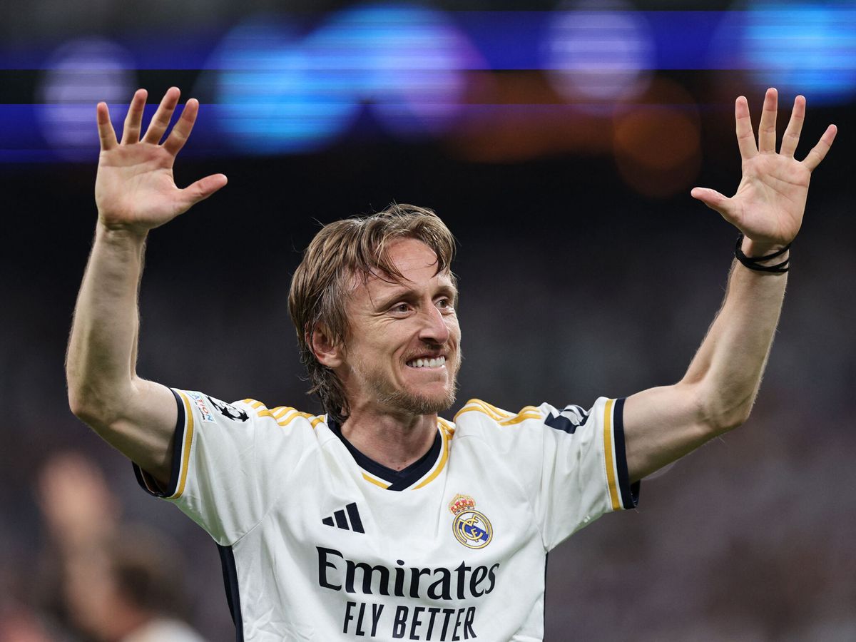 2010MisterChip's tweet photo. ‼️ RÉCORD HISTÓRICO ‼️

Modric (39 años y 40 días) supera a Puskás (39 años y 36 días) y se convierte en el jugador más veterano en disputar un partido oficial en TODA la historia del Real Madrid.

Y lo primero que ha hecho, nada más batir el récord, ha sido asistir a Vinicius. https://t.co/3BYku7Ntb3