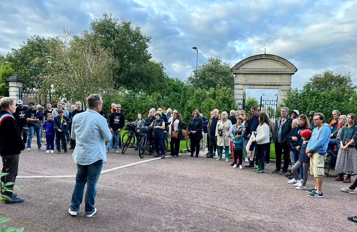 Hommage émouvant à Bègles. 
Nous sommes Paul !