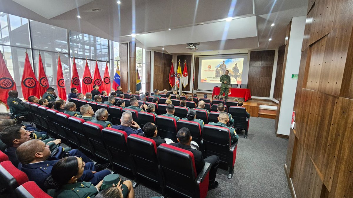 ReservaBr7's tweet photo. Los Profesionales Oficiales de Reserva COAMI DIV4 y Br22 realizarán curso de Operaciones Psicológicas  #OPSIC No.48 y 49 que se llevará acabo en la Escuela de Misiones Internacionales y Acccion Integral - ESMAI con la integración de los POR DE fuerza Aérea y Armada Nacional. https://t.co/WlSj4p0YwS