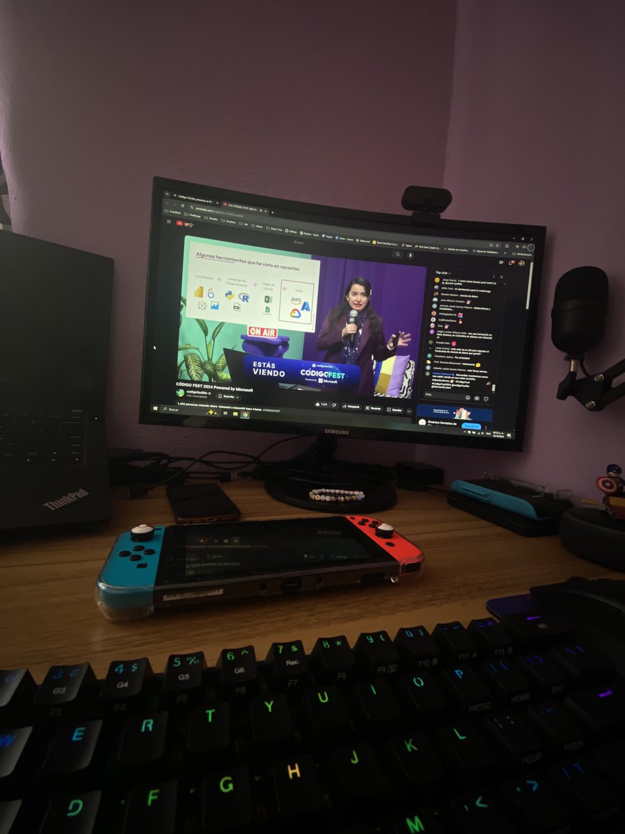 eluisking's tweet image. En el #CÓDIGOFEST de @codigofacilito y charla de @LaMatemaga.