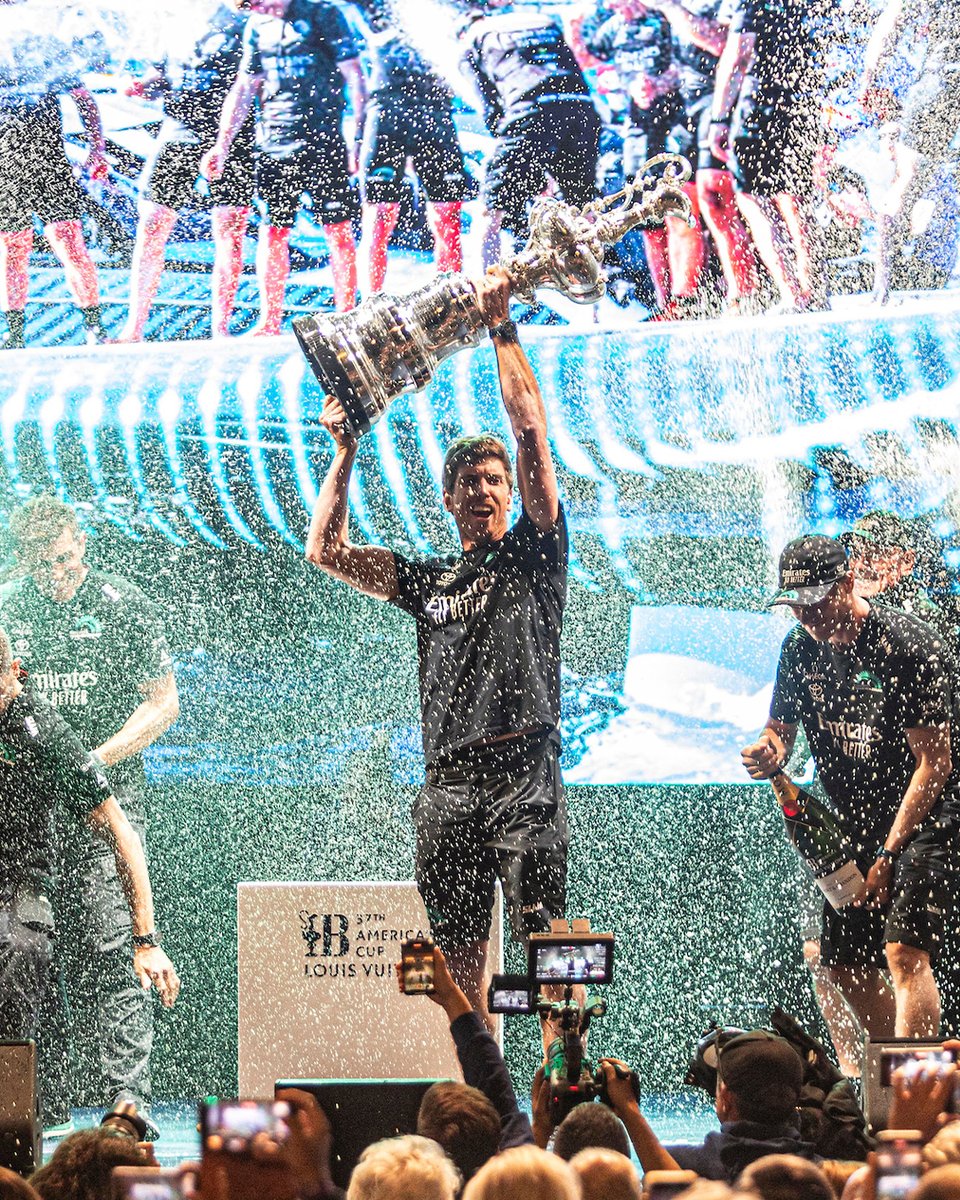 omegawatches's tweet image. One Winner. One Timekeeper.
Congratulations to Emirates Team New Zealand on re-claiming sailing’s greatest prize, the America’s Cup. omegawatches.com/Sailing

#OMEGAOfficialTimekeeper 
#AmericasCup
@EmiratesTeamNZ 
@AmericasCup