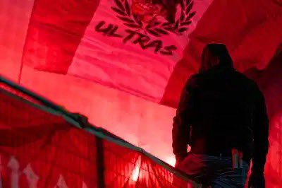 ultras1899_'s tweet image. Servette FC - FC Sion #TribuneNord  #sg88 #LPM #ServetteFC #pyro Les groupes #ultras de Genève et de Sion ont laissé vide leurs emplacements en début de match, pour protester contre la répression policière (19.10.24)