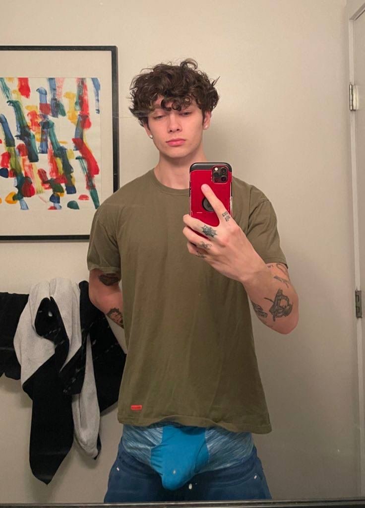 Sending nudz version vid to everyone who say “baby” 😉