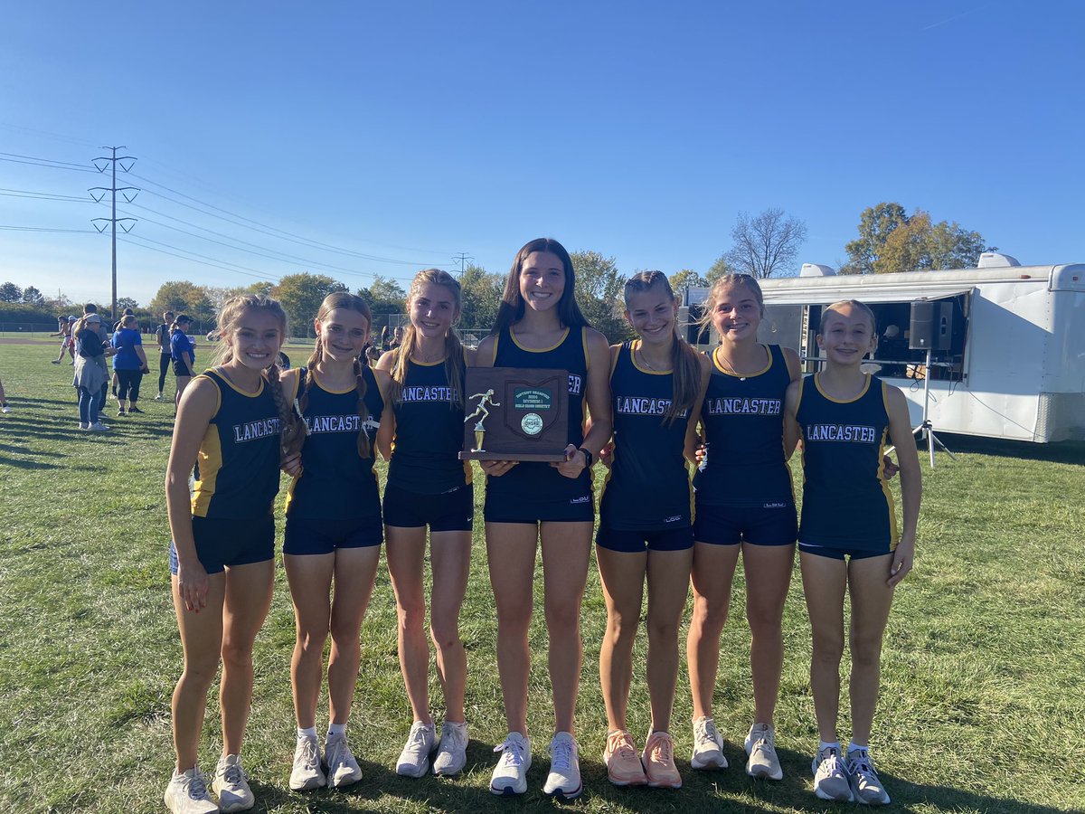 Lady Gales Distance tweet media