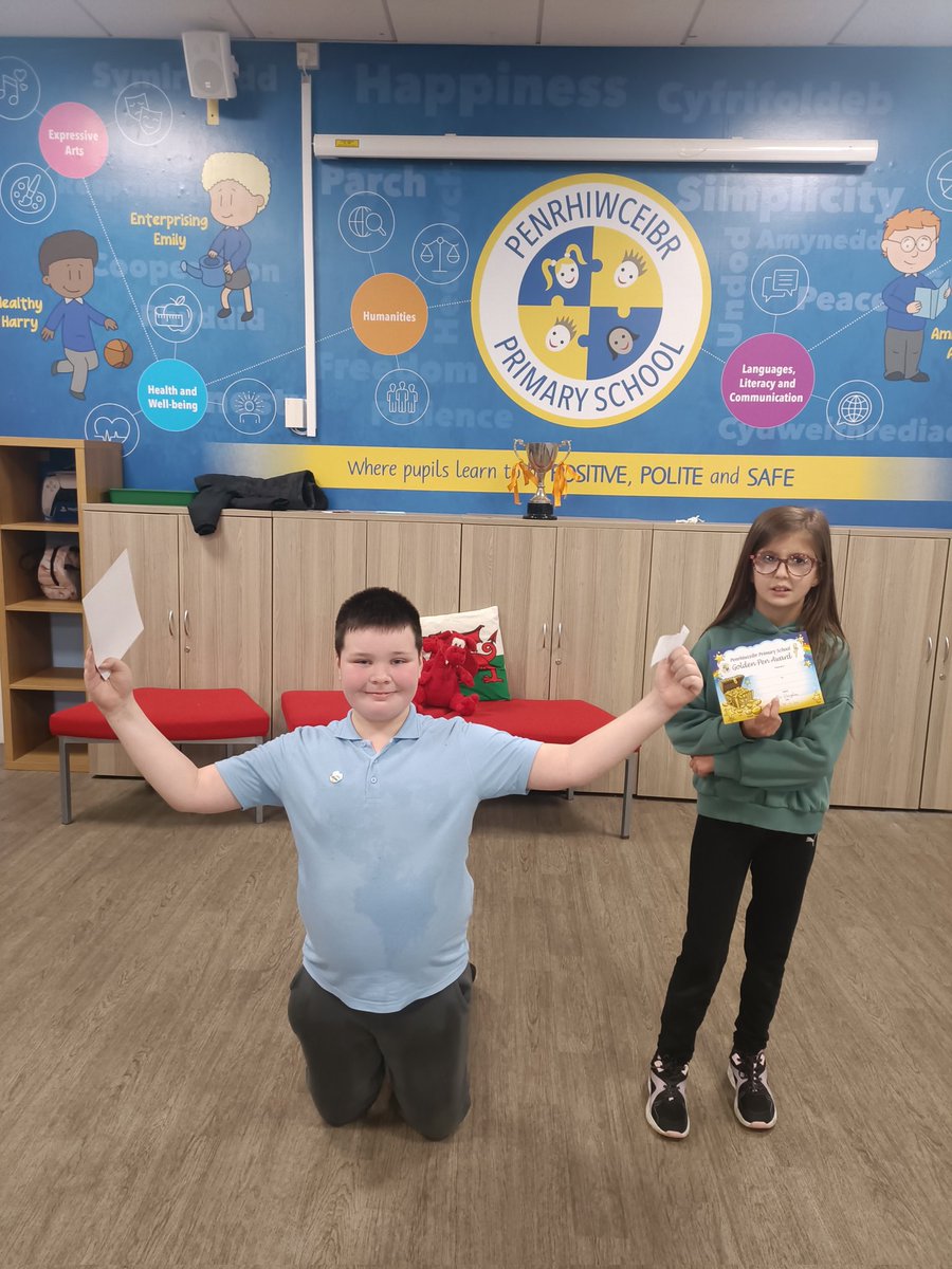 penrhiwceibr's tweet image. ⭐Seren yr Wythnos &amp;amp; ✒️Golden Pen award winners in Dosbarth Laurel this week! 💪🏻 #GoodExamples #PositivePoliteSafe