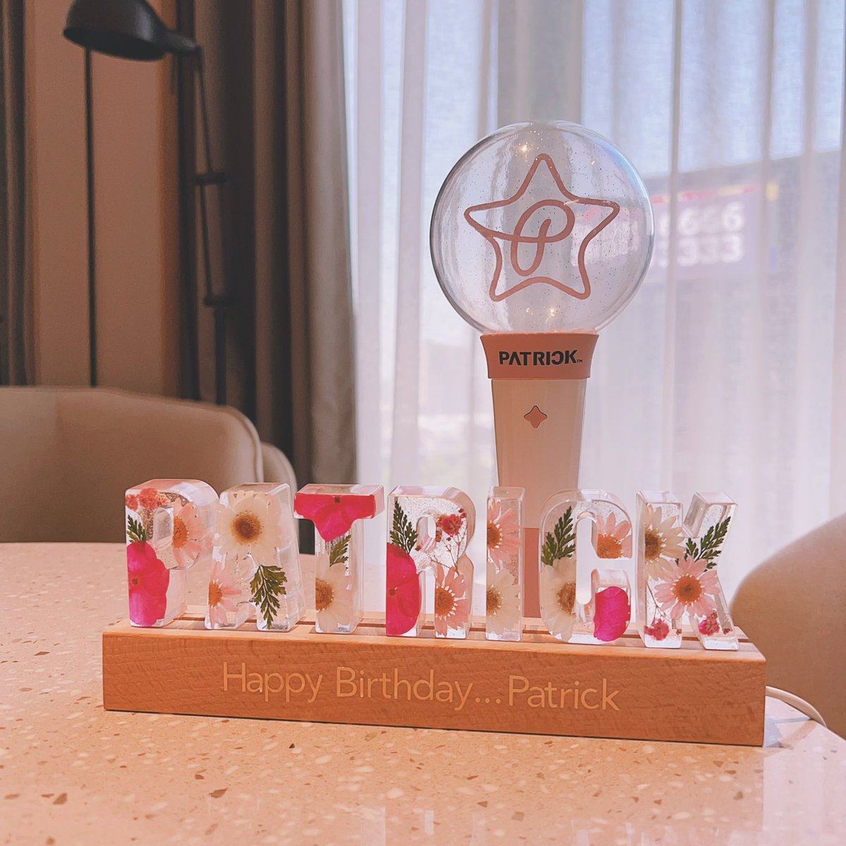 chiraphon33's tweet photo. ปีนี้มีโอกาสส่งของขวัญให้น้องแพทถึงเซี่ยงไฮ้เลยนะ ดีใจมากที่ได้ทำสิ่งนี้ให้แพท มีความสุขมากๆนะสำหรับวันเกิดปีนี้ รักเสมอ ภูมิใจน้องแพทในทุกๆก้าว 

Count123 Patrick Turns 21st🩷
#Happy21stPATRICKday https://t.co/IRSVPlCSSx