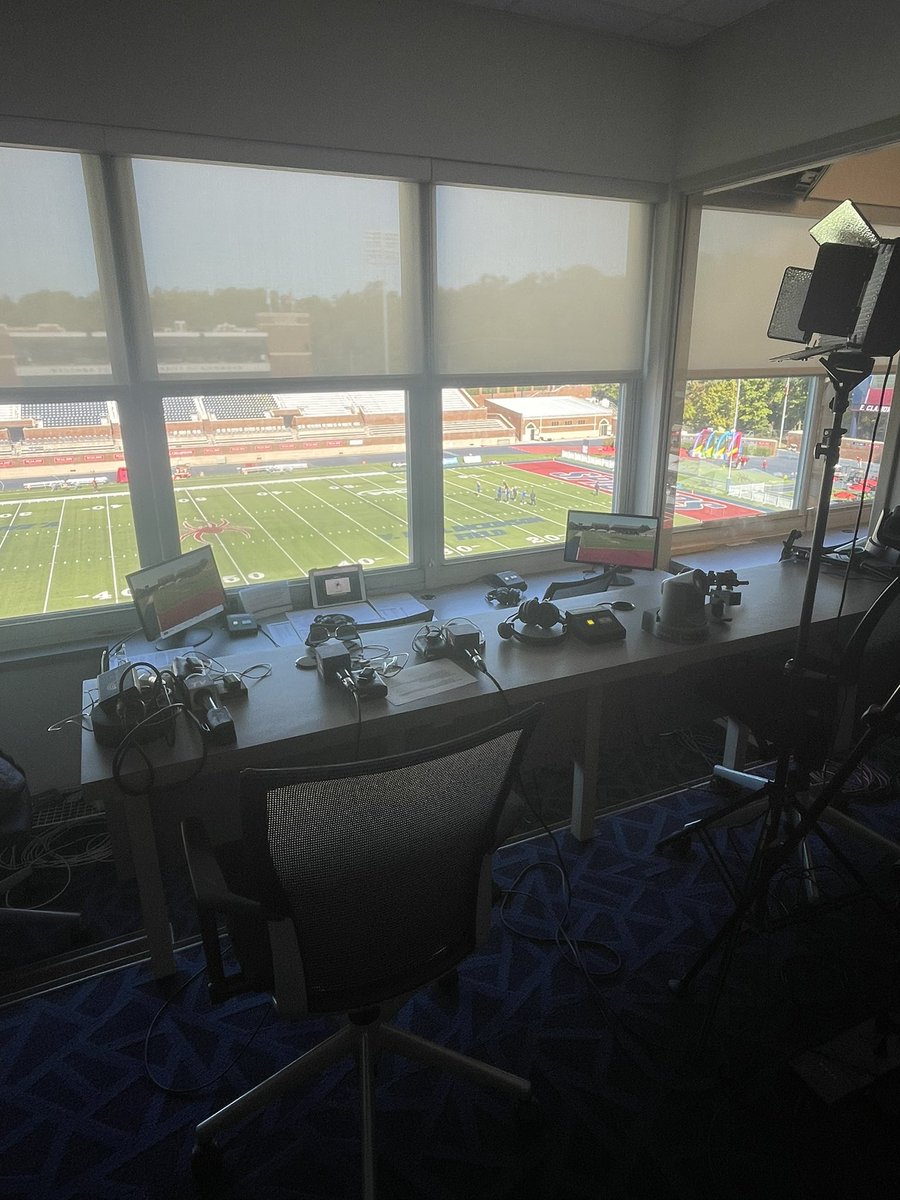 spidervoice's tweet photo. Quiet before the 🔴 storm!  @Spiders_FB @Delaware_FB @CAAFootball showdown! Join @Spiderlegz12 @CBS6SportsSean &amp; me 3:30. It’s a Red Out Robins sun-splashed Saturday on @masnsports &amp; @FloFootball! 
Or catch @rfish15 &amp; Jasmonn Coleman @ESPNRichmond ⬇️

https://t.co/mmgQXImrz9 https://t.co/atvZFLm792