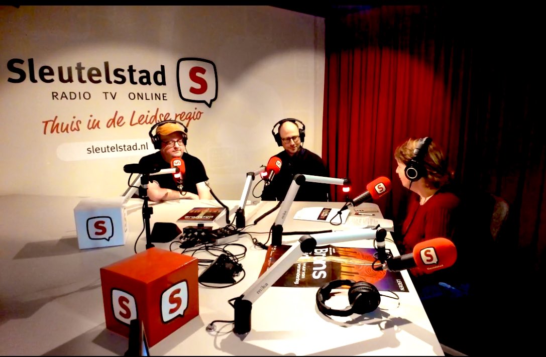 Luc Amkreutz | @prehistoryrmo.bsky.social (@prehistoryrmo) on Twitter photo Vanochtend mocht ik op <a href="/Sleutelstad/">Sleutelstad</a> spreken over onze nieuwe tentoonstelling #Bronstijd. Vuur van Verandering 🔥 in het @RM_Oudheden. Erg tof om erover te vertellen, maar ga zeker ook kijken 🤩 sleutelstad.nl/video/cultuur0… Vanochtend mocht ik op <a href="/Sleutelstad/">Sleutelstad</a> spreken over onze nieuwe tentoonstelling #Bronstijd. Vuur van Verandering 🔥 in het @RM_Oudheden. Erg tof om erover te vertellen, maar ga zeker ook kijken 🤩 sleutelstad.nl/video/cultuur0…