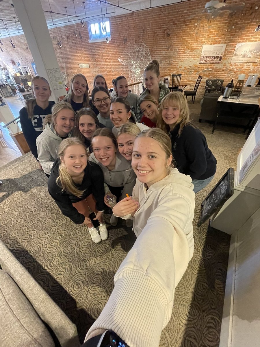 CRC tournament time for our Lady Cougars💙🏐

Started out our morning with a team breakfast and coffee at 4th street coffee. Thanks senior parents for putting that on! 

🆚 East Butler 
📍 York Auditorium
🕐 3:30

#cougarpride