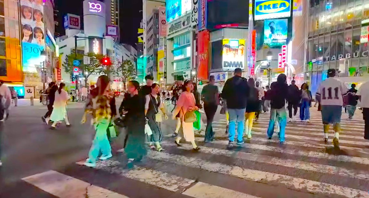 mayuahx's tweet photo. 11pm on October 19th, 2024, the temperature in #Shibuya, #Tokyo, night is a cool 22 degrees. 🌖
It's crowded with people tonight.
#TokyoNight #WalkInTokyo #DateInTokyo #ひとりデート https://t.co/xD3dY5lTCu