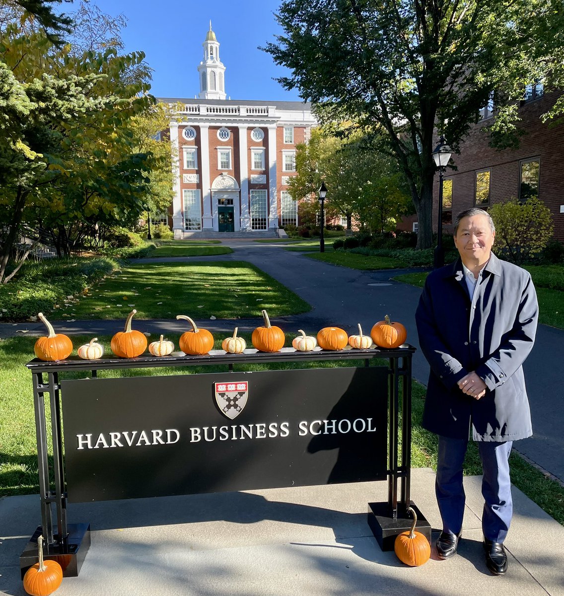 A most sincere thank you to <a href="/KKR_Co/">KKR</a> Co-CEO Joseph Bae for coming to <a href="/HarvardHBS/">Harvard Business School</a>!

What is Joe’s life story, what were his pivotal career decisions, and how does he think about risk? What is the KKR business model?