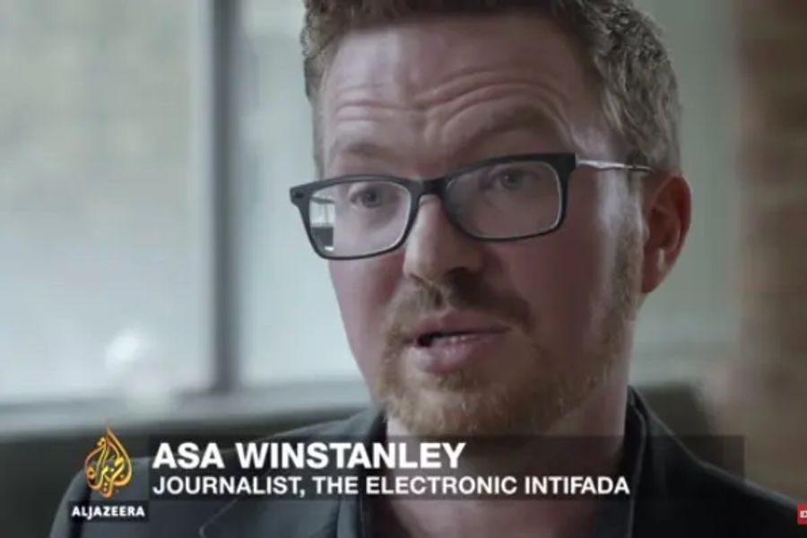 kennardmatt's tweet photo. Full solidarity with @AsaWinstanley.

Without his outstanding reporting we would know next to nothing about the genocidal Israel lobby’s assault on our political system.

The police raid on his home is a politically-motivated attack on his brave journalism and our right to know. https://t.co/qzDZSYHrTv
